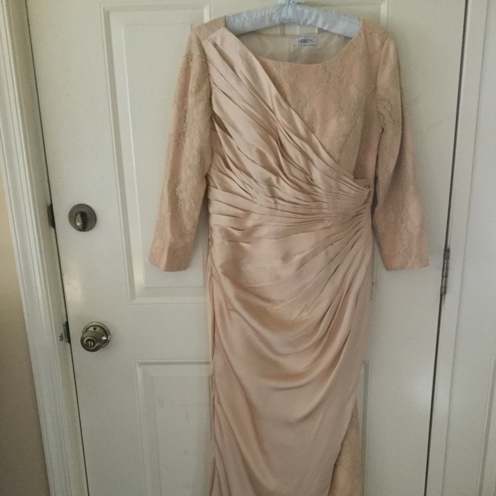 HEBEOS NWT GOWN Size 8/9